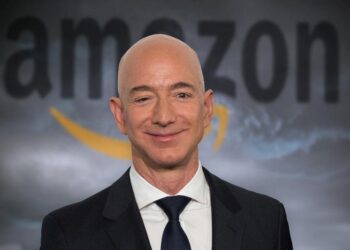 blue-origin,-compania-lui-jeff-bezos,-este-evaluata-la-130-de-miliarde-de-dolari-in-prima-sa-runda-de-finantare-externa-–-hotnews.ro