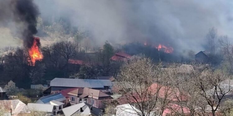 guvernul-aloca-noi-ajutoare-pentru-persoanele-afectate-de-incendiul-din-soveja,-vrancea:-procedura-simplificata-si-despagubiri-de-pana-la-90%-din-valoarea-caselor
