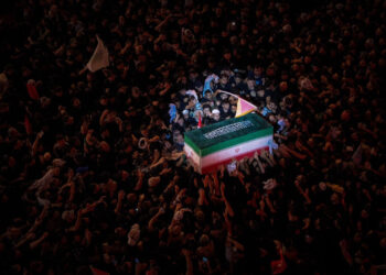 video-liderul-suprem-iranian-ucis-in-prima-zi-a-razboiului-a-fost-inmormantat,-dar-unde-este-succesorul-sau?-ce-au-aratat-ultimele-zile-din-iran-–-hotnews.ro