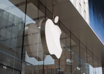 apple-da-in-judecata-openai,-intr-un-proces-cu-acuzatii-dure-ruptura-in-relatiile-dintre-fostii-parteneri-–-hotnews.ro