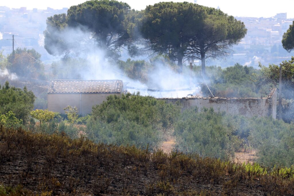 atentionare-de-calatorie-pentru-romanii-care-merg-in-vacanta-in-italia-din-cauza-incendiilor-de-vegetatie-–-hotnews.ro