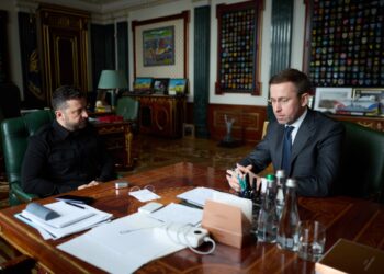 zelenski-i-a-convocat-pe-rand-cei-mai-importanti-oameni-din-stat-cine-sunt-favoritii-pentru-sefia-guvernului-–-hotnews.ro