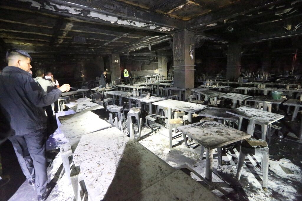 cel-putin-27-de-morti-intr-un-incendiu-intr-un-bar-din-bangkok-–-hotnews.ro