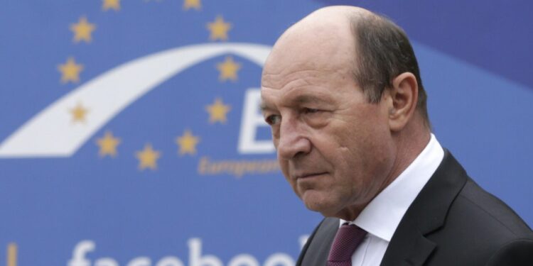 basescu-sustine-ca-autoritatile-si-viorel-pasca-au-avut-ceva-de-ascuns-in-scandalul-azilelor
