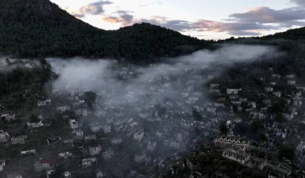 6-locuri-bizare-din-lume:-tuneluri-naziste-de-30-km,-un-oras-fantoma-si-un-azil-considerat-bantuit