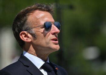 macron,-discurs-mobilizator-pentru-armata:-pretuim-libertatea-si-dreptul,-suntem-pregatiti-sa-le-aparam-cu-pretul-sangelui-–-hotnews.ro
