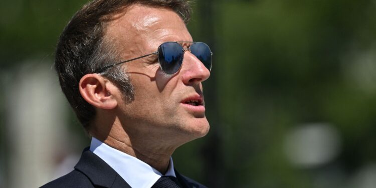macron,-discurs-mobilizator-pentru-armata:-pretuim-libertatea-si-dreptul,-suntem-pregatiti-sa-le-aparam-cu-pretul-sangelui-–-hotnews.ro