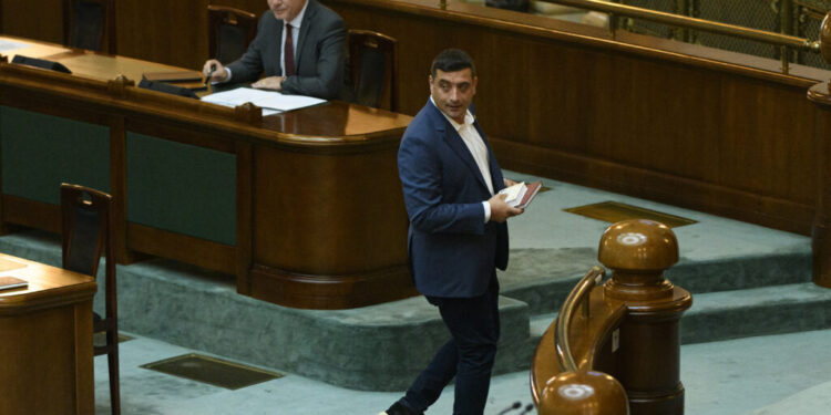 solutia-lui-george-simion-pentru-deblocarea-crizei-politice:-presedintele-senatului-trebuie-sa-fie-dat-de-aur
