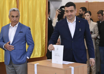 doi-cunoscuti-sociologi-explica-cine-ar-fi-castigatorii-anticipatelor-si-cum-poate-influenta-calin-georgescu-alegerile-partidul-surpriza-cu-care-rezoneaza-tinerii-–-hotnews.ro