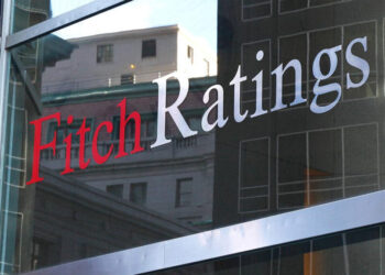oficial:-romania-evita-junk-ul.-fitch-mentine-ratingul-bbb-minus-(bbb-)-cu-perspectiva-negativa,-dar-avertizeaza