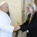 patti-smith,-in-vizita-la-papa-leon-legatura-speciala-cu-vaticanul-a-legendei-muzicii-punk-–-hotnews.ro
