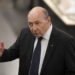 traian-basescu-ii-cere-lui-nicusor-dan-sa-intervina-in-criza-energetica:-ne-jucam-cu-un-reactor-nuclear-/-am-vazut-numai-papitoi-la-energie