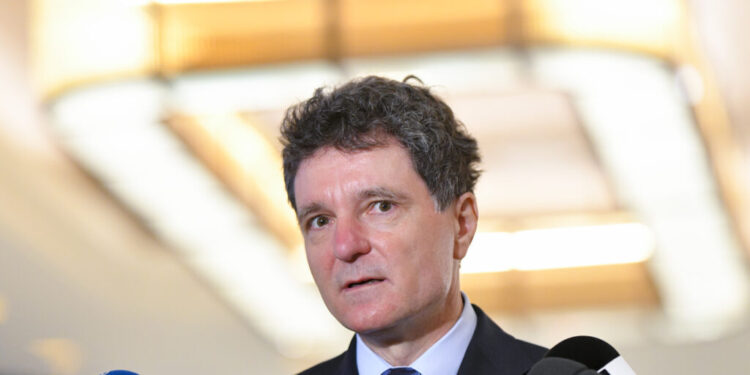 nicusor-dan-saluta-raportul-fitch-si-anunta-progrese-in-indeplinirea-jaloanelor-din-pnrr:-romania-se-stabilizeaza-financiar