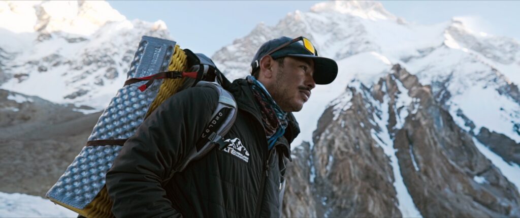 celebrul-nirmal-purja-si-alti-noua-alpinisti-au-murit-in-avalansa-de-pe-varful-broad-peak-din-pakistan-–-hotnews.ro