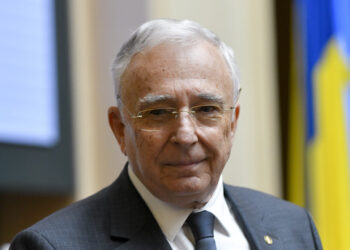 cati-ani-implineste-azi-mugur-isarescu
