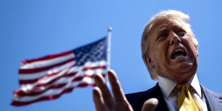 o-mare-banca-americana-a-inchis-sute-de-conturi-ale-lui-trump-din-motive-de-spalarea-banilor-/-ce-se-intampla-in-razboiul-din-instanta-–-hotnews.ro