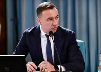 video-|-bogdan-ivan:-am-plecat-dintr-un-satuc-cu-300-de-oameni.-in-romania-poti-reusi-daca-muncesti