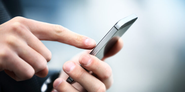 ai-primit-un-sms-despre-o-amenda?-politia-romana-anunta-cum-functioneaza-frauda-care-ii-foloseste-identitatea-–-hotnews.ro