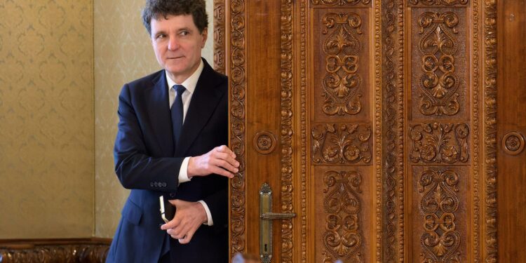 nicusor-dan-a-testat-variante-pentru-un-guvern-tehnocrat,-spune-un-lider-pnl-–-hotnews.ro