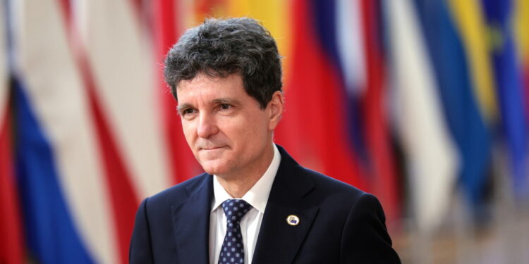 nicusor-dan,-dupa-decizia-moodys:-mentinerea-ratingului-romaniei-este-rezultatul-efortului-institutiilor,-al-cetatenilor-si-al-mediului-de-afaceri-–-hotnews.ro