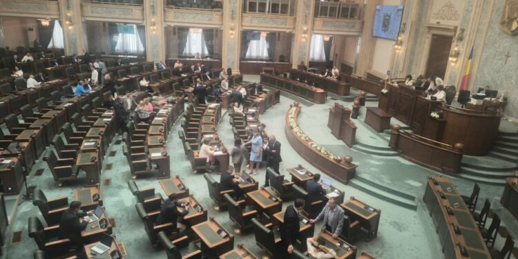 legea-care-il-poate-trimite-acasa-pe-dominic-fritz-a-fost-adoptata-de-senatori-cu-104-voturi.-merge-la-promulgare