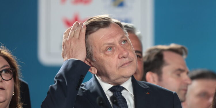 crin-antonescu-afirma-ca-romania-trece-printr-o-criza-de-conducere:-sediul-problemei-este-la-palatul-cotroceni