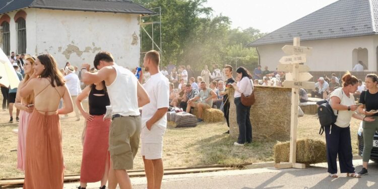 cum-incearca-oamenii-dintr-un-sat-din-botosani-sa-salveze-o-scoala-construita-in-vremea-lui-spiru-haret-–-hotnews.ro