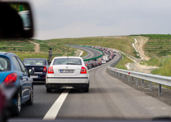 aglomeratie-pe-drumurile-dinspre-mare-si-de-pe-valea-prahovei,-duminica-dupa-amiaza-–-hotnews.ro
