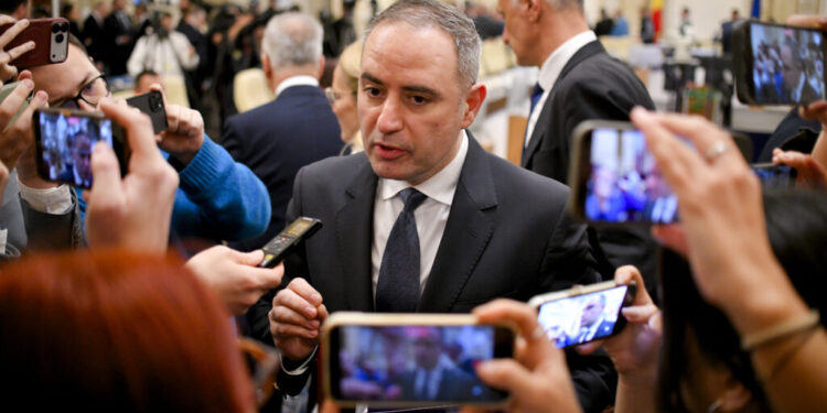 alexandru-nazare,-intrebat-daca-ar-accepta-functia-de-premier:-romania-are-nevoie-de-un-guvern-stabil-cat-mai-curand