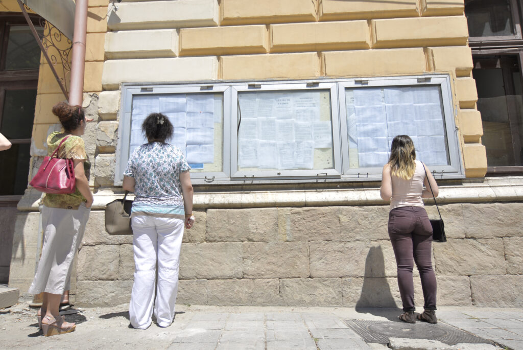 baremul-de-corectare-la-romana-la-bacalaureatul-de-toamna-2026,-publicat-in-scurt-timp-–-hotnews.ro