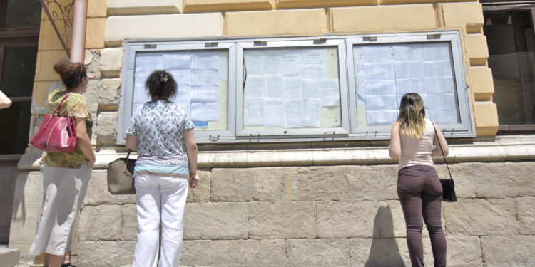 baremul-de-corectare-la-romana-la-bacalaureatul-de-toamna-2026,-publicat-in-scurt-timp-–-hotnews.ro