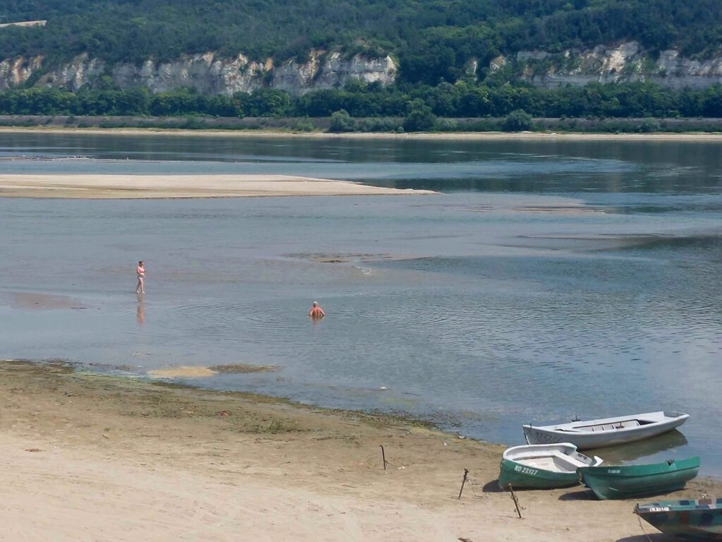 nivelul-apei-a-scazut-din-nou-la-cernavoda:-prognoza-nu-este-foarte-optimista-ce-solutie-mai-au-autoritatile-–-hotnews.ro