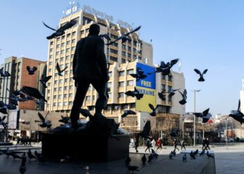 kosovo-inlatura-simbolurile-de-sustinere-a-ucrainei-dupa-refuzul-lui-zelenski-de-a-i-recunoaste-independenta-–-hotnews.ro