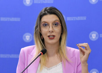 diana-buzoianu-cere-reguli-mai-stricte-pentru-platformele-de-social-media:-democratiile-noastre-sunt-chiar-puse-in-pericol
