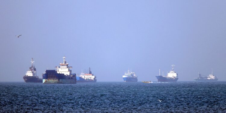sua-si-iranul-se-cearta-pe-cine-controleaza,-de-fapt,-stramtoarea-ormuz-–-hotnews.ro