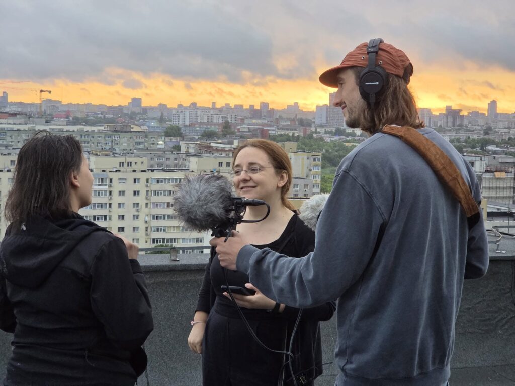 adolescentii-care-au-conectat-tara-la-internet-un-documentar-bbc-despre-o-poveste-de-succes-a-romaniei-–-hotnews.ro
