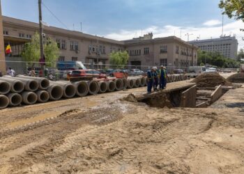 odata-cu-lucrarile-la-sina-de-tramvai,-primaria-capitalei-anunta-ca-modernizeaza-si-reteaua-de-canalizare-de-la-gara-de-nord-are-100-de-ani-–-hotnews.ro