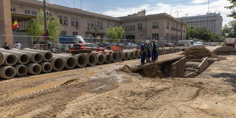 odata-cu-lucrarile-la-sina-de-tramvai,-primaria-capitalei-anunta-ca-modernizeaza-si-reteaua-de-canalizare-de-la-gara-de-nord-are-100-de-ani-–-hotnews.ro