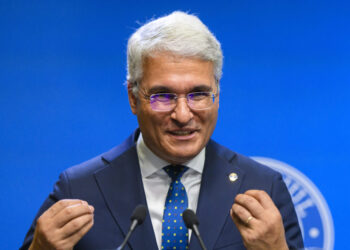 salariile-profesorilor,-majorate-prin-noua-lege-a-salarizarii.-pislaru:-varianta-pe-care-o-voi-prezenta-partidelor-este-de-nerefuzat