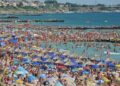210.000-de-turisti,-pe-litoralul-romanesc-in-weekendul-de-ziua-marinei-si-sfanta-maria:-100%-grad-de-ocupare
