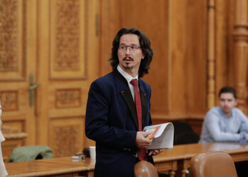 cristi-danilet,-despre-eminentele-cenusii-dupa-decizia-ccr-in-cazul-lui-fritz:-cine-va-fi-desemnat-sa-faca-un-contorsionism-sa-ne-convinga-ca-albul-e-negru-–-hotnews.ro