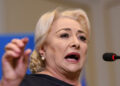 viorica-dancila-il-critica-dur-pe-ilie-bolojan:-este-arogant-si-complet-desprins-de-realitatea-din-romania