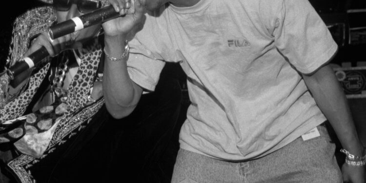 moartea-legendarului-rapper-tupac,-in-procesul-deschis-la-30-de-ani-de-la-crima-detalii-noi-despre-asasinatul-comis-din-masina-cadillac-aflata-in-mers-–-hotnews.ro