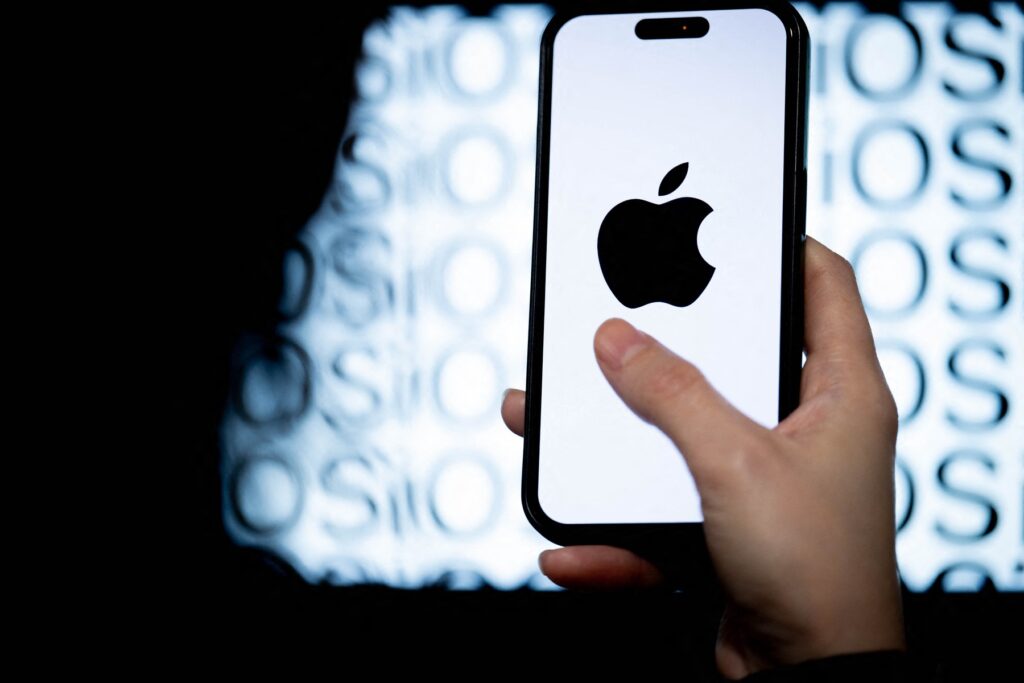 apple-va-aplica-o-serie-de-modificari-la-o-functie-de-iphone-si-ipad-care-a-dus-la-reclamatii-si-investigatii,-inclusiv-in-romania-–-hotnews.ro