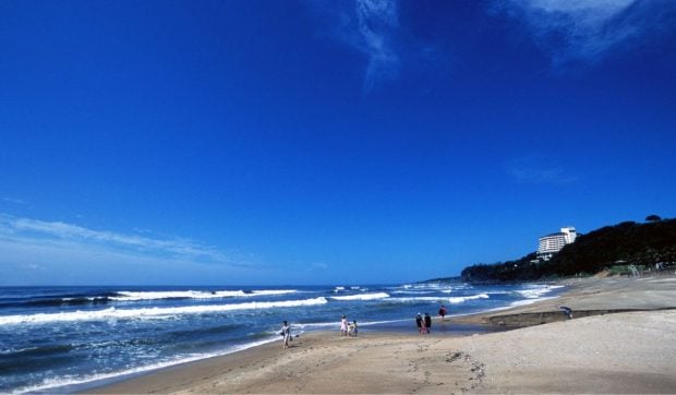 destinatia-exotica-unde-o-zi-pe-plaja-te-costa-mai-putin-decat-pe-litoralul-romanesc:-de-ce-aleg-turistii-insula-jeju
