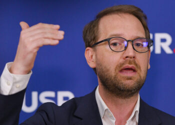 sedinta-de-urgenta-la-usr-dupa-decizia-ccr.-ce-se-va-intampla-cu-dominic-fritz