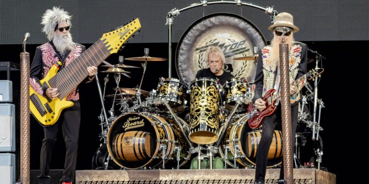 frank-beard-a-murit-tobosarul-formatiei-de-rock-devenite-cunoscute-pentru-barbile-lungi-avea-77-de-ani-–-hotnews.ro