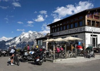 motivul-pentru-care-ultima-statiune-de-schi-de-vara-din-europa-s-a-inchis-definitiv:-turistii-au-privit-neputinciosi
