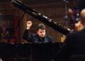 daca-pleaca-toti,-cine-mai-poate-construi?-un-mare-pianist-care-a-cantat-in-adaposturi-antiaeriene-din-ucraina-vine-la-bucuresti-–-hotnews.ro