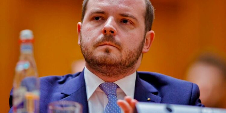 ce-spune-fostul-ministru-al-sanatatii-despre-legea-salarizarii.-rogobete:-legea-actuala-este-mai-slaba